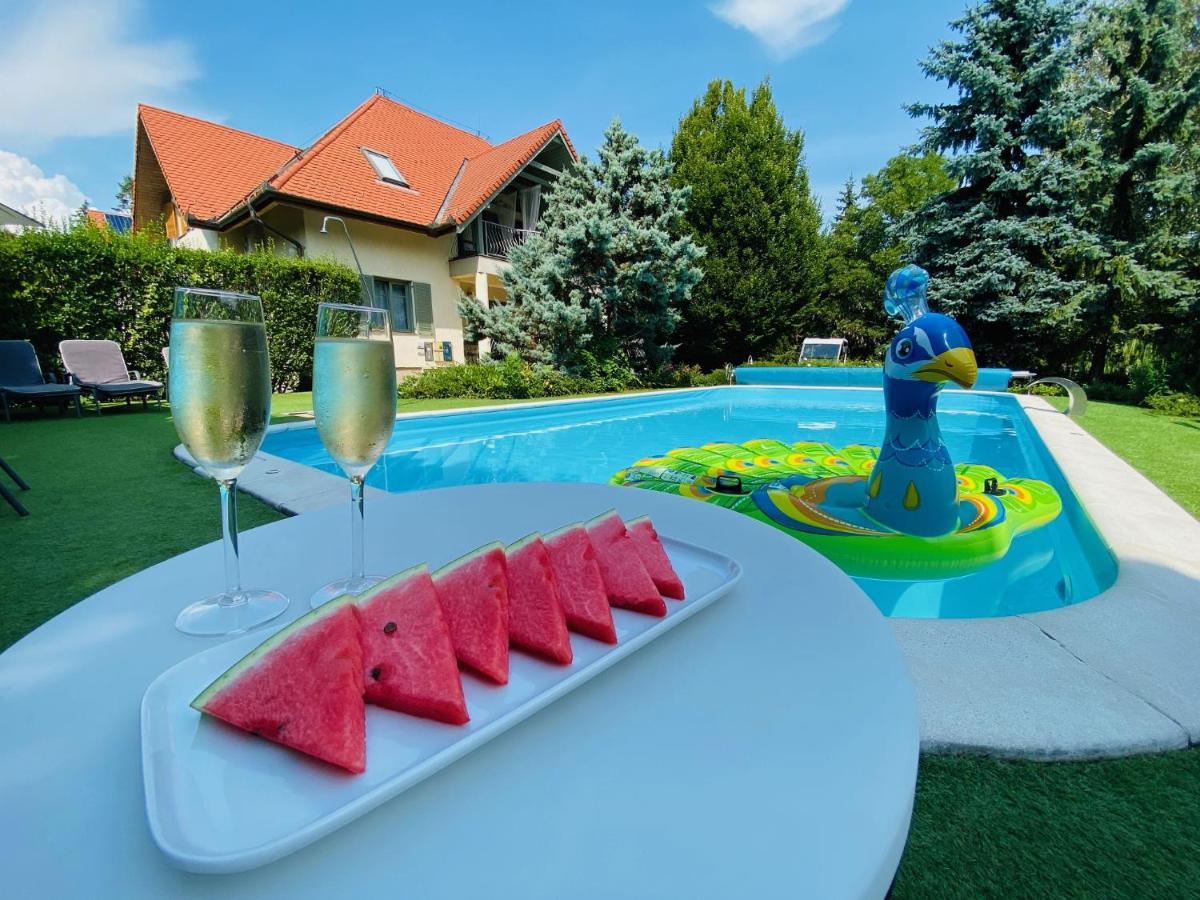 Villa Oliva Boutique Rooms Zamárdi Eksteriør billede