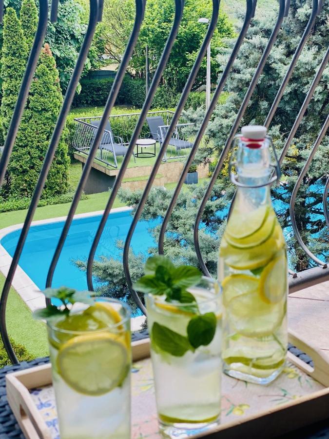 Villa Oliva Boutique Rooms Zamárdi Eksteriør billede