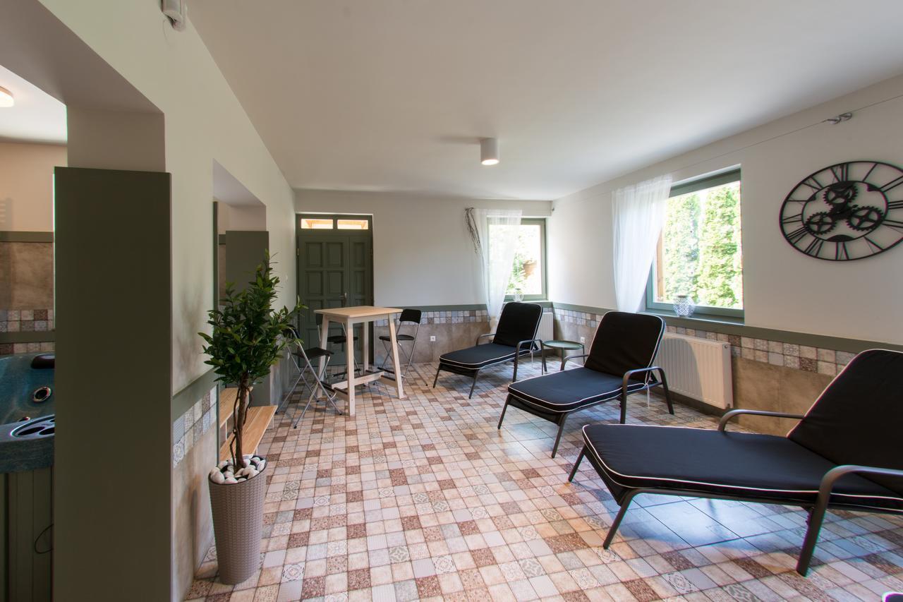 Villa Oliva Boutique Rooms Zamárdi Eksteriør billede