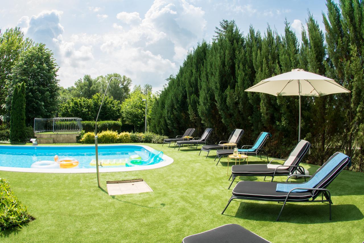 Villa Oliva Boutique Rooms Zamárdi Eksteriør billede