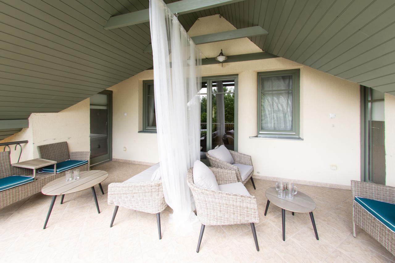 Villa Oliva Boutique Rooms Zamárdi Eksteriør billede